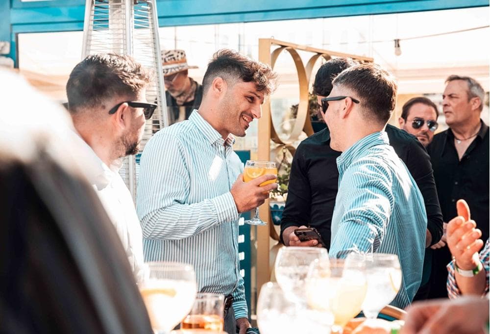 Ambiente Afterwork en Àtic